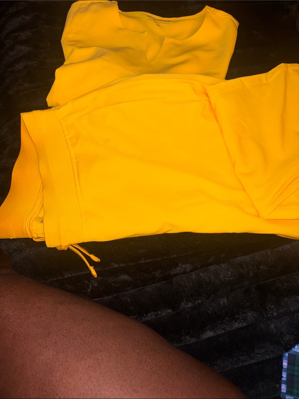 Yellow 2pc Scrub Set - Picture 5 of 5